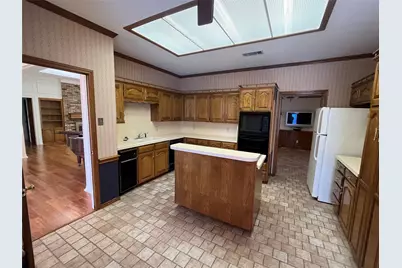 1712 Hampton Court, Bedford, TX 76021 - Photo 4