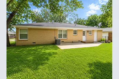 425 Austin Street, Sherman, TX 75090 - Photo 2