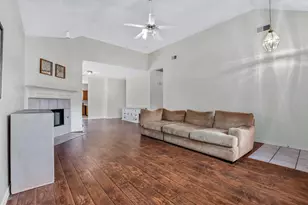 1209 Buehler Ct, Lewisville, TX 75067 - Photo 4