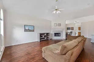 1209 Buehler Ct, Lewisville, TX 75067 - Photo 6