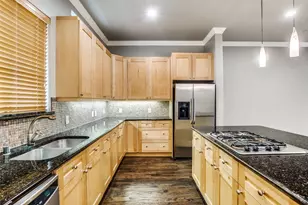 2411 N Hall St, Dallas, TX 75204 - Photo 6