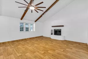 704 Matthews Ct, Arlington, TX 76012 - Photo 10