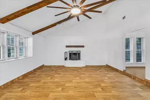 704 Matthews Ct, Arlington, TX 76012 - Photo 6