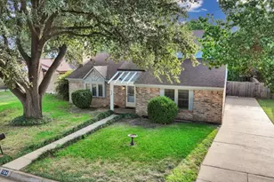 704 Matthews Ct, Arlington, TX 76012 - Photo 36