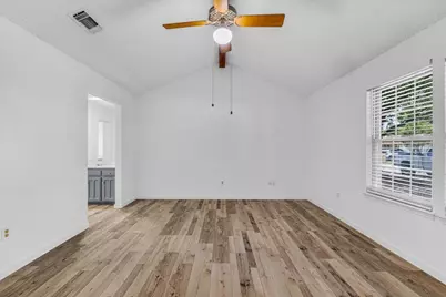 704 Matthews Court, Arlington, TX 76012 - Photo 30