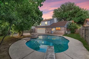 704 Matthews Ct, Arlington, TX 76012 - Photo 38
