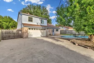 704 Matthews Ct, Arlington, TX 76012 - Photo 40