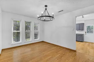 704 Matthews Ct, Arlington, TX 76012 - Photo 20