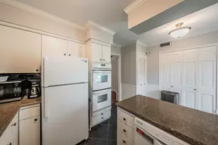 10100 Regal Park Ln, Dallas, TX 75230 - Photo 12