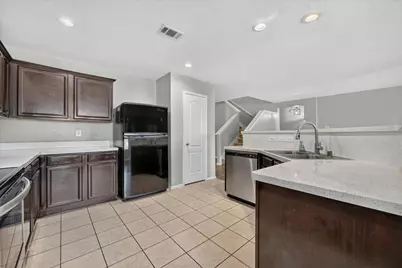 925 Bee Creek Lane, Fort Worth, TX 76120 - Photo 14