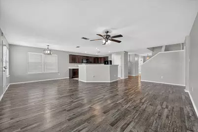 925 Bee Creek Lane, Fort Worth, TX 76120 - Photo 6