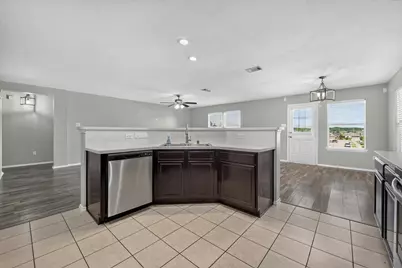 925 Bee Creek Lane, Fort Worth, TX 76120 - Photo 12