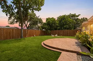 519 Royal Crest Dr, Richardson, TX 75081 - Photo 2