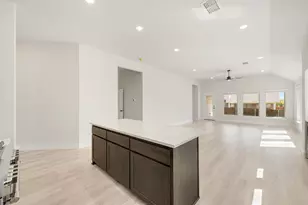 913 Hickory Chase Dr, Godley, TX 76044 - Photo 8