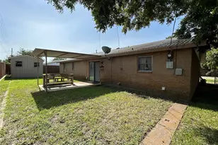 1810 Peach, Goldthwaite, TX 76844 - Photo 14