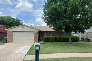 6925 Glenhurst Dr, North Richland Hills, TX 76182 - Photo 1