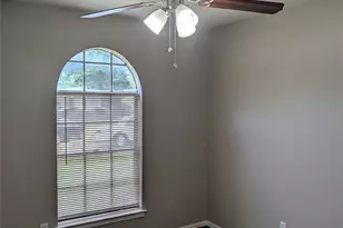 633 Christie Ct, Everman, TX 76140 - Photo 16