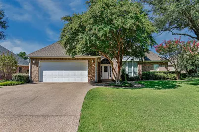 913 Mesquite Street, Gainesville, TX 76240 - Photo 2