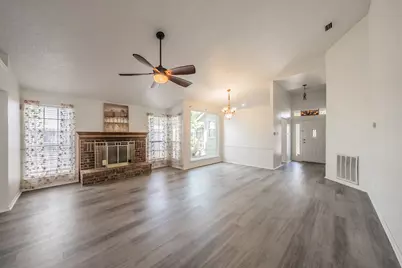 4631 Essex Drive, Grand Prairie, TX 75052 - Photo 8