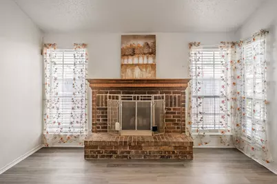 4631 Essex Drive, Grand Prairie, TX 75052 - Photo 4