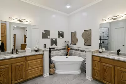 1290 Fox Lane, Burleson, TX 76028 - Photo 16
