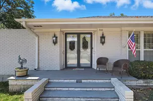 300 E Main St, Whitesboro, TX 76273 - Photo 2