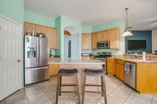 4621 Barnhill Ln, Fort Worth, TX 76135 - Photo 6