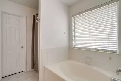 4621 Barnhill Lane, Fort Worth, TX 76135 - Photo 18