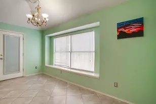 4621 Barnhill Ln, Fort Worth, TX 76135 - Photo 12