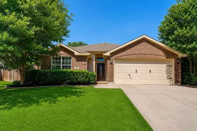 4621 Barnhill Lane, Fort Worth, TX 76135 - Photo 2