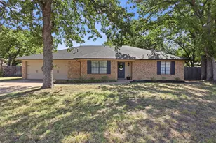 3811 Helmsford Dr, Arlington, TX 76016 - Photo 1