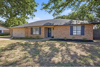 3811 Helmsford Drive, Arlington, TX 76016 - Photo 2