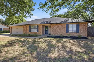 3811 Helmsford Dr, Arlington, TX 76016 - Photo 2