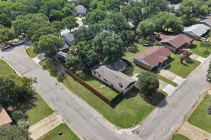 509 Henslee Dr, Euless, TX 76040 - Photo 6
