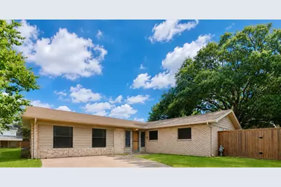 509 Henslee Drive, Euless, TX 76040 - Photo 1