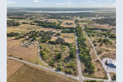 325 Bolton Road, Granbury, TX 76049 - Photo 2