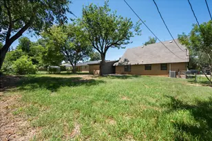 800 E Bovell St, Crowley, TX 76036 - Photo 28