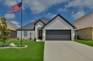 1453 Highland Park Cir, Granbury, TX 76048 - Photo 1