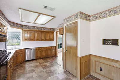 2110 Meadowview Court, Garland, TX 75043 - Photo 4