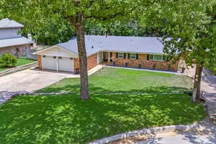 511 Westcliff Dr, Euless, TX 76040 - Photo 1