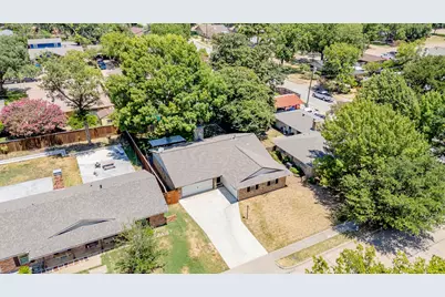 2205 Indian Creek Drive, Irving, TX 75060 - Photo 30