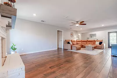 2205 Indian Creek Drive, Irving, TX 75060 - Photo 10