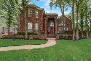 2805 Pine View Dr, Grapevine, TX 76051 - Photo 2