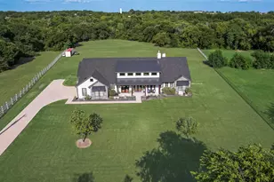 160 N Falling Leaves Dr N, Waxahachie, TX 75167 - Photo 2
