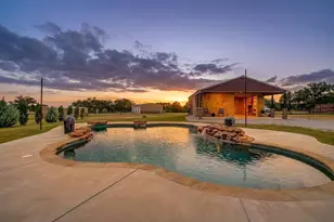 691 E Canyon Creek Ln, Weatherford, TX 76087 - Photo 2