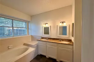 7904 Ember Oaks Dr, North Richland Hills, TX 76182 - Photo 12