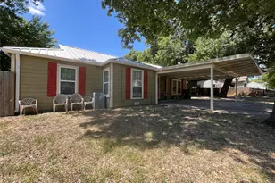301 Briggs St, Waxahachie, TX 75165 - Photo 2