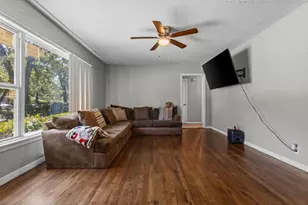 1859 Oakwood St, Haltom City, TX 76117 - Photo 8
