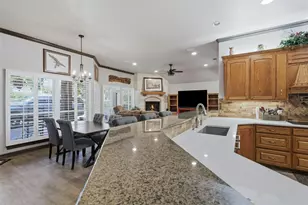 8904 Woodlawn Dr, Granbury, TX 76049 - Photo 18