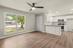 6402 Claude Ct, Fort Worth, TX 76135 - Photo 6
